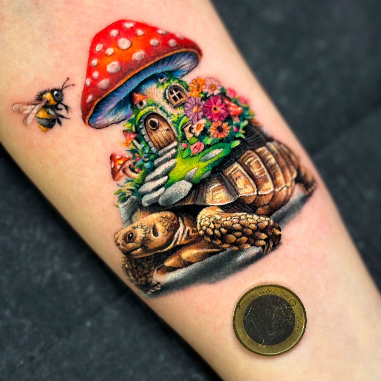 Kleurrijke tattoo met realistische details