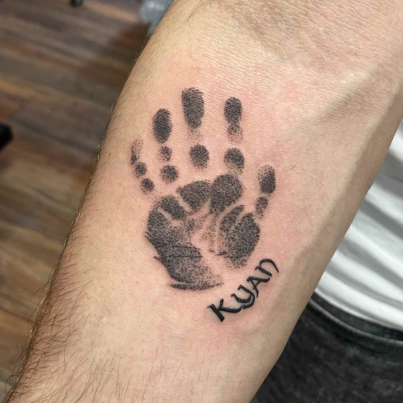 tattooshop voor een tattoo laten zetten piercings nagels en toothgems