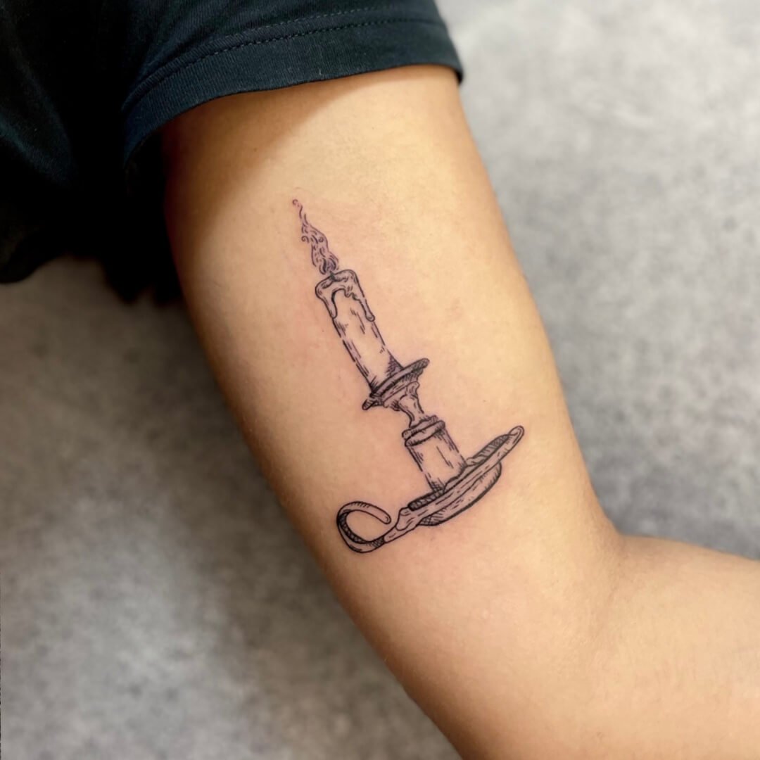 Voorzorg en nazorg voor het laten zetten van een tattoo