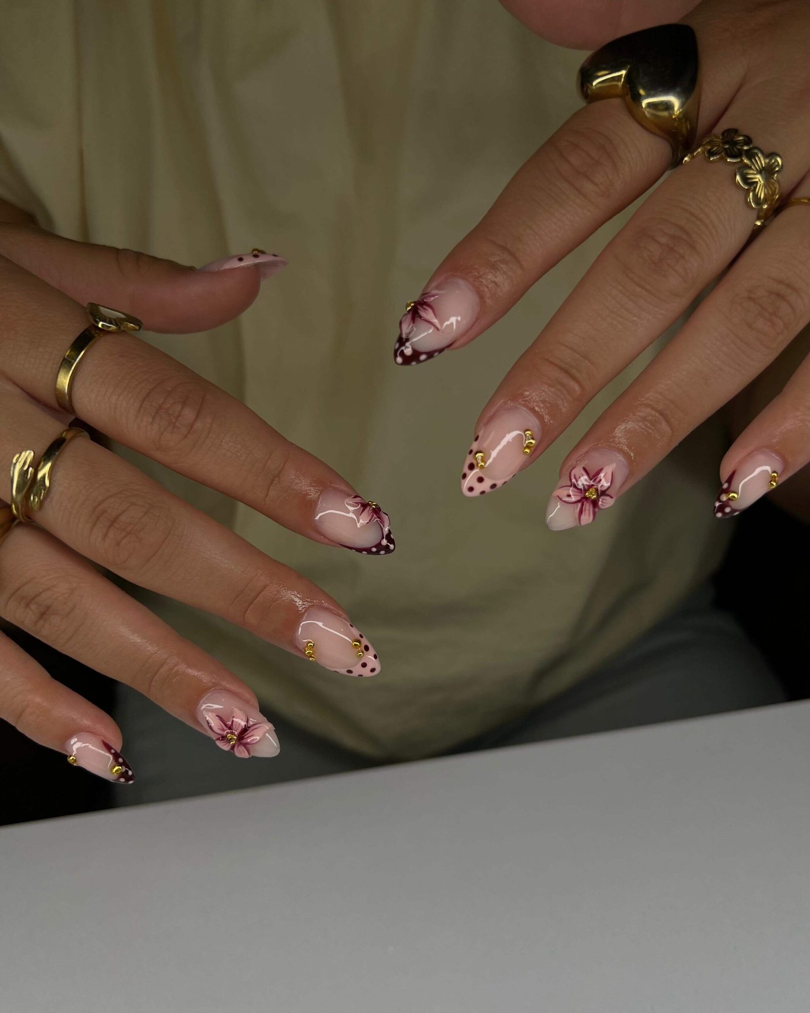 nagels laten zetten in Elst