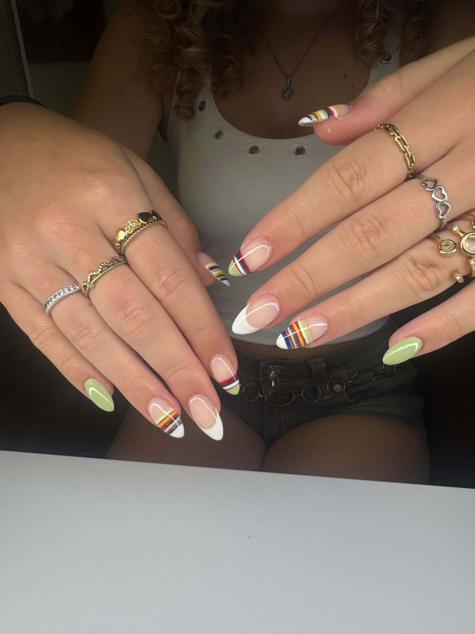 nagels laten zetten in Elst