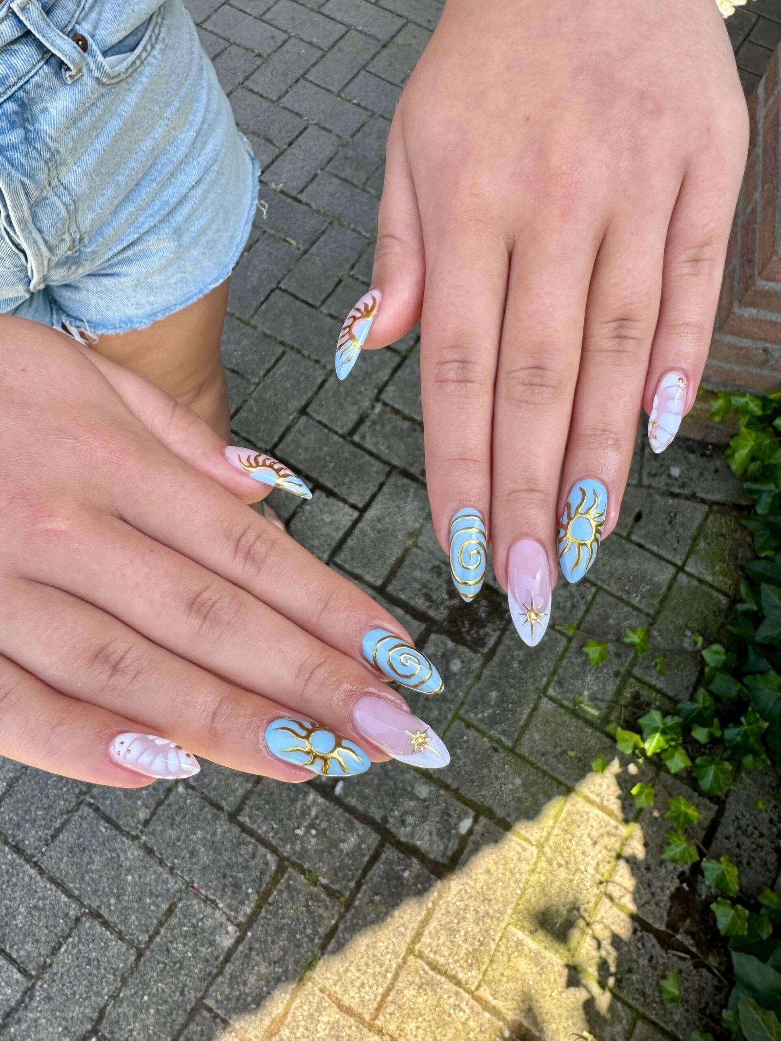 tattooshop voor een tattoo laten zetten piercings nagels en toothgems